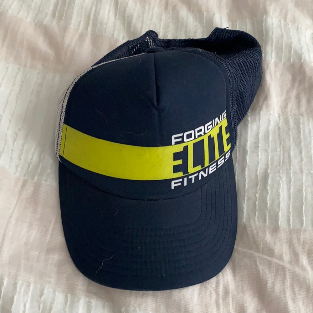 Hat adjustable